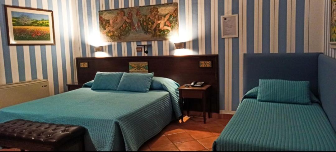 Hotel Plaza كالتانيسيتا المظهر الخارجي الصورة
