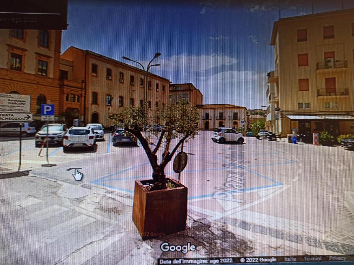Hotel Plaza كالتانيسيتا المظهر الخارجي الصورة