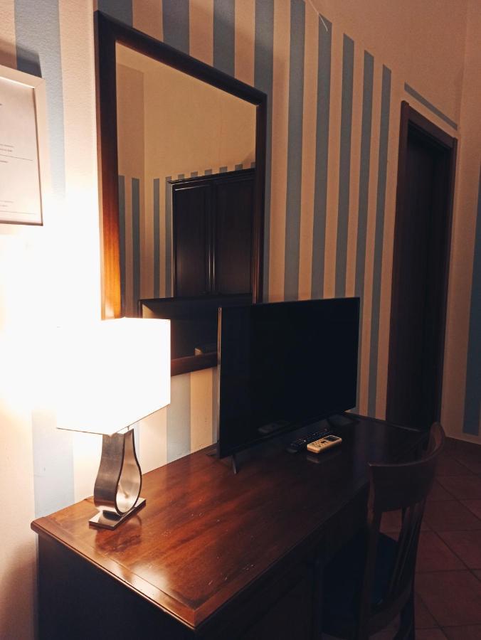 Hotel Plaza كالتانيسيتا المظهر الخارجي الصورة