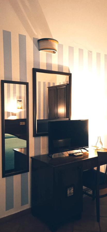 Hotel Plaza كالتانيسيتا المظهر الخارجي الصورة